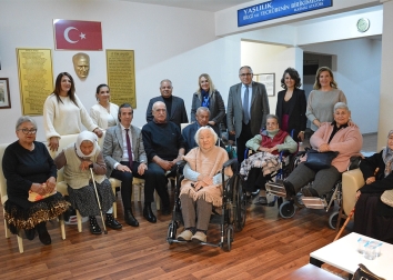 BEYAZAY’DAN YAŞLI ÖĞRETMENLERE VEFA ZİYARETİ