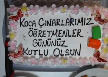 BEYAZAY’DAN YAŞLI ÖĞRETMENLERE VEFA ZİYARETİ